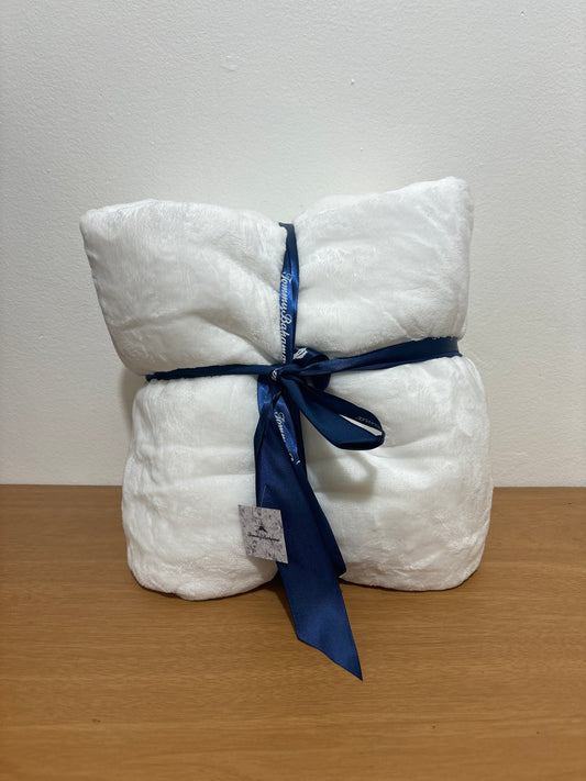 Tommy Bahama white flannel blanket 50x70